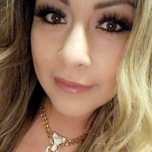 Meet your Posher, Claudia